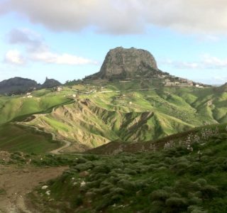 Walk of Francigeni : The pilgrim’s complete guide