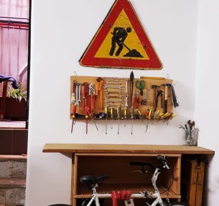 “Ma dove vai, bellezza in bicicletta?” …  at A Casa di Amici!