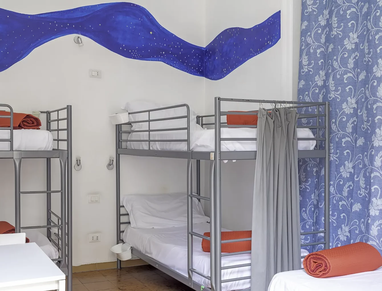 Dortoir pour filles or mixtes – Auberge de Jeunesse