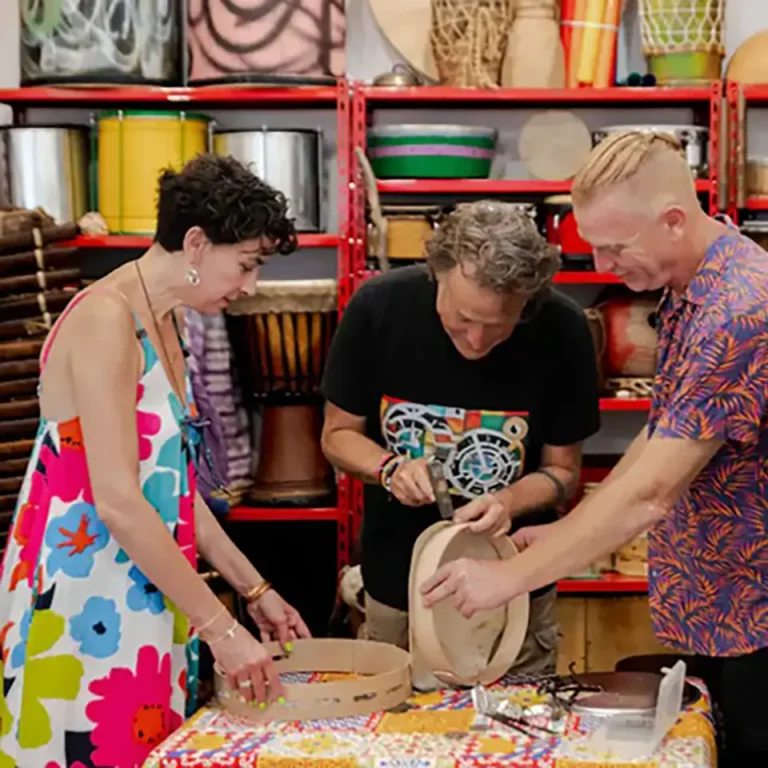 Crea un tamburello tradizionale con un artigiano a Palermo